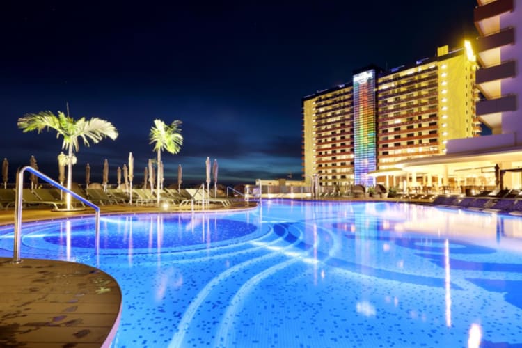 Splash pool
